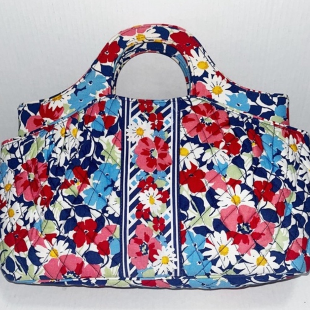 Vera Bradley Purse in Retired Pattern
"Summer Cottage"